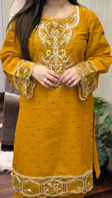 MUQADDAS EMBROIDERED 2PC (FARSHI)