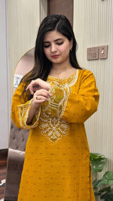 MUQADDAS EMBROIDERED 2PC (FARSHI)